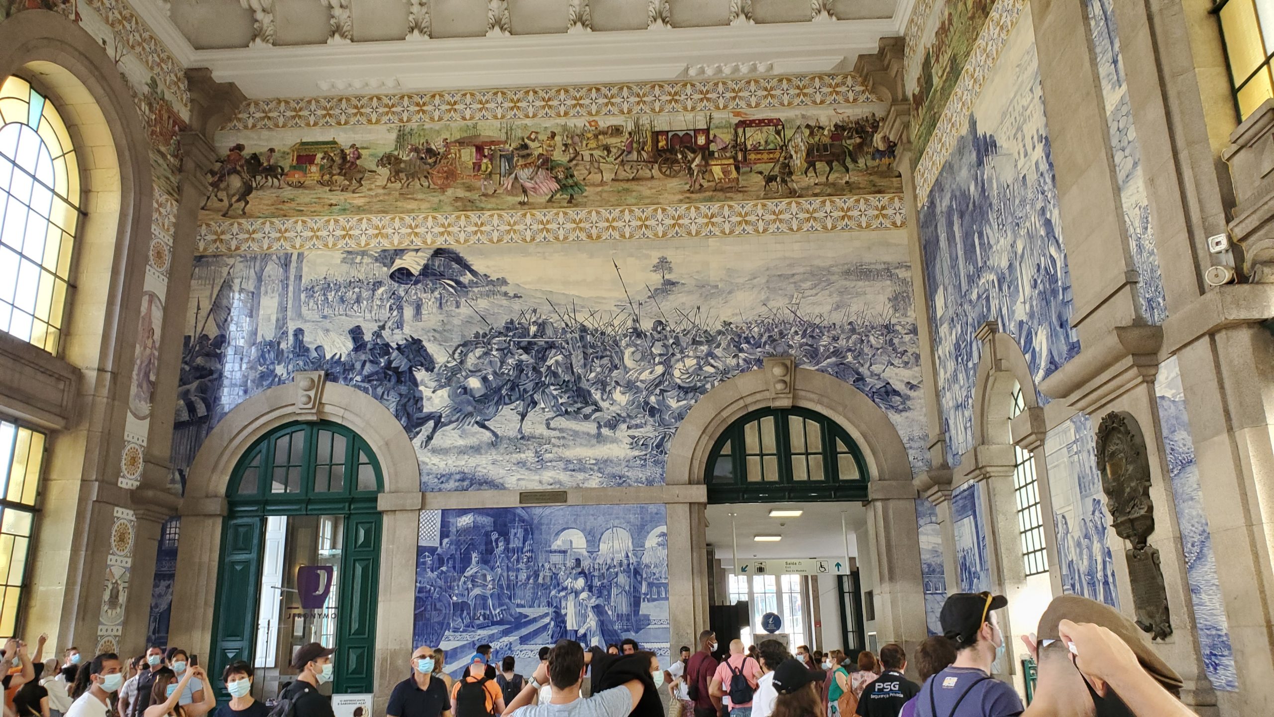 São Bento railway station