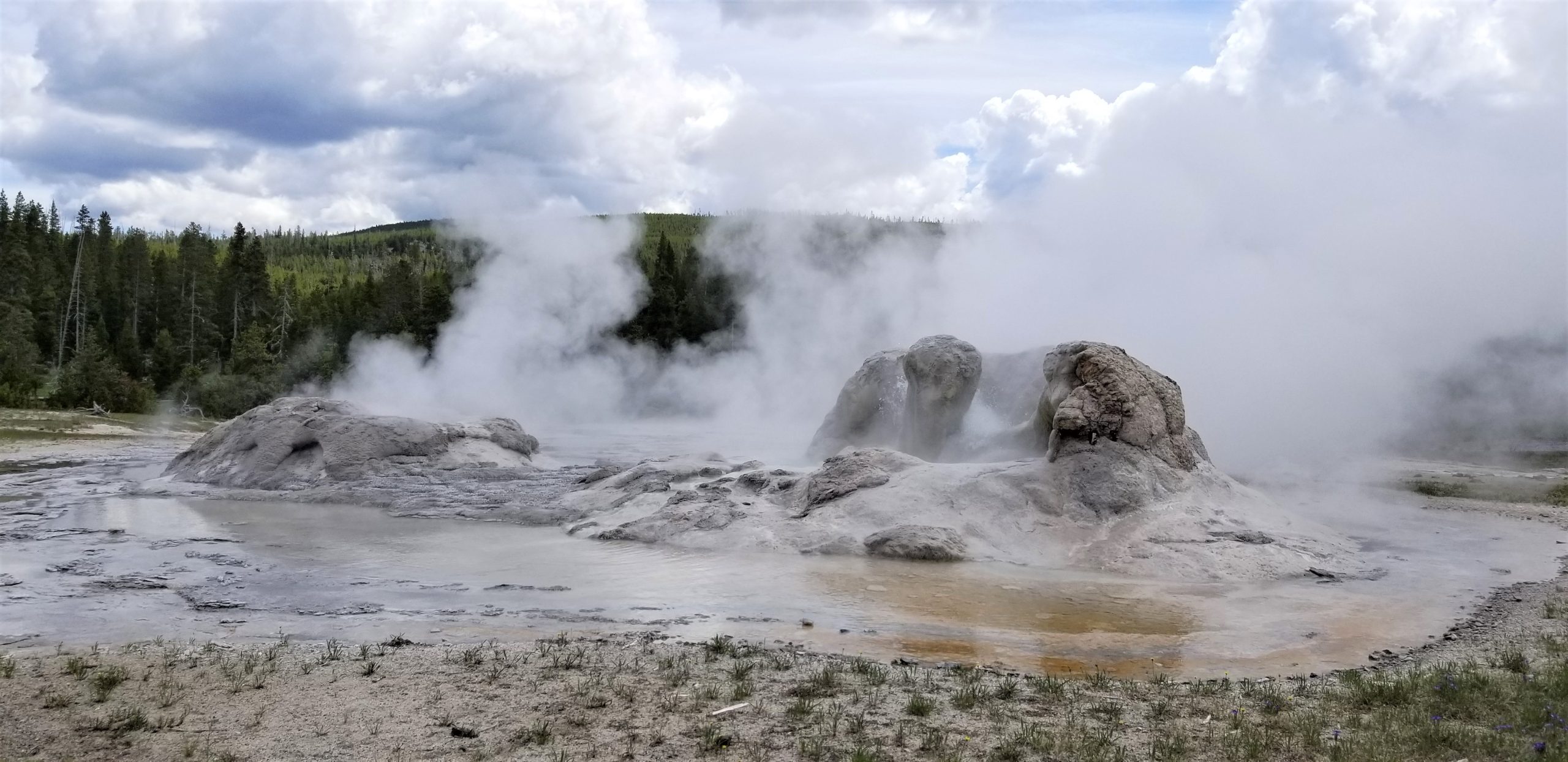 More hissing geysers in the OF area