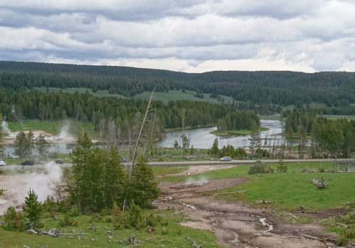 More geysers, Lake area